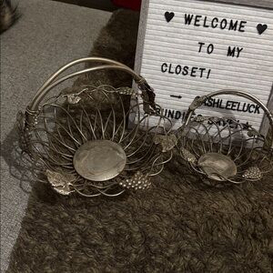 Silver plated Wire Fruit Basket Set (2)